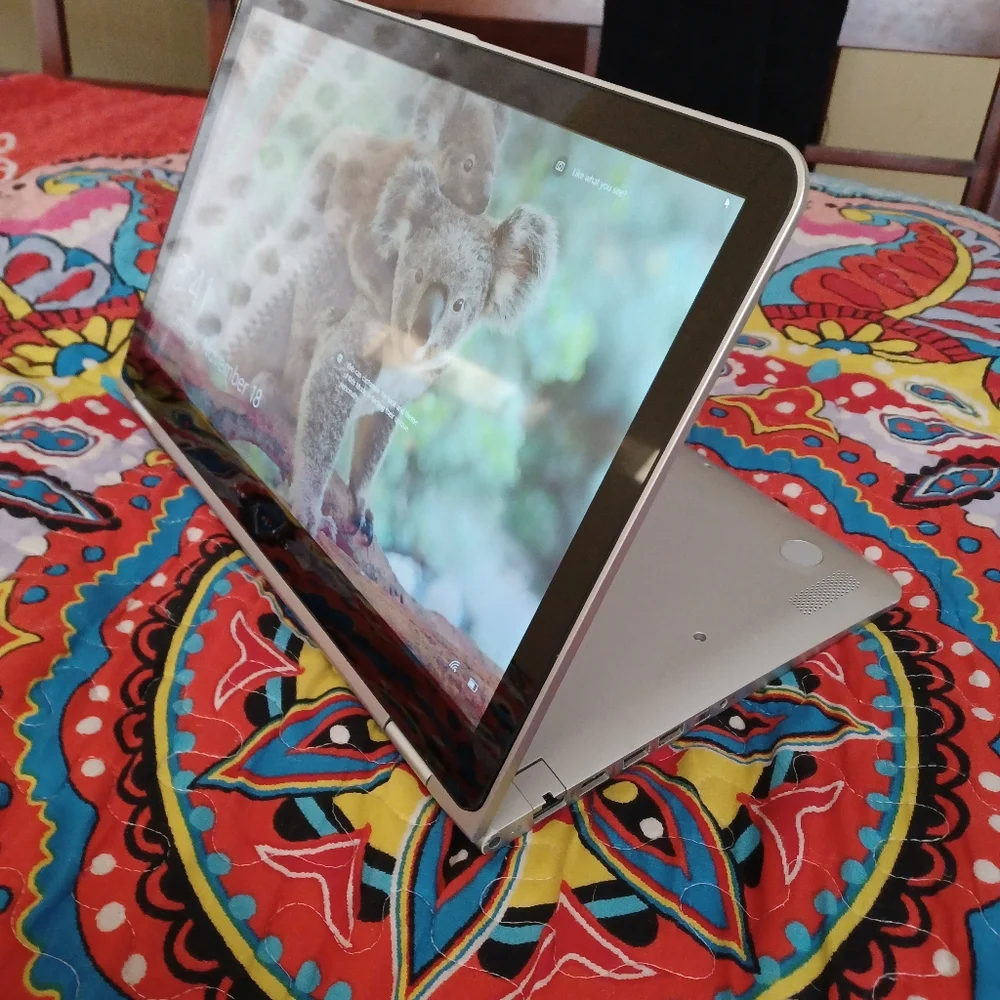 HP reversible laptop/ touch screen